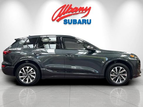 Used 2025 Audi Q6 e-tron Premium w/ Convenience Package AWD/4WD image 3