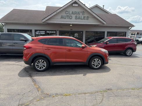 Used 2016 Hyundai Tucson SE w/ Option Group 02 FWD image 1