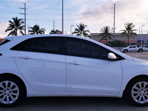 Used 2016 Hyundai Elantra GT FWD image 5