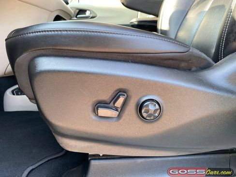 Certified 2024 Chrysler Pacifica Touring-L FWD image 26