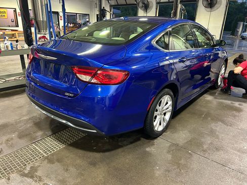 Used 2015 Chrysler 200 Limited w/ Convenience Group FWD image 8
