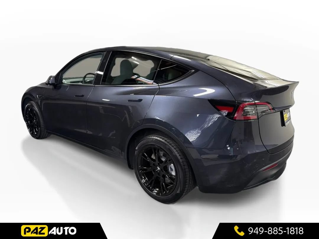 Used 2024 Tesla Model Y Long Range AWD/4WD image 3