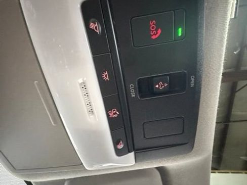 Used 2025 Nissan Sentra SR w/ SR Premium Package FWD image 24