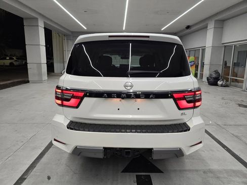 Used 2023 Nissan Armada SL w/ Captain's Chairs Package image 5