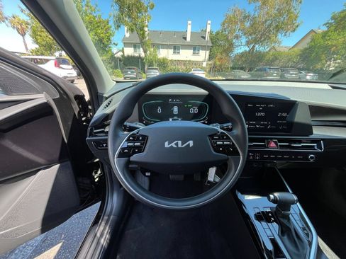 Used 2026 Kia Niro LX FWD image 32