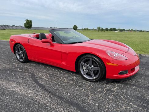 Used 2005 Chevrolet Corvette Convertible w/ Preferred Equipment Group RWD image 37