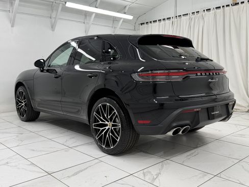 Used 2023 Porsche Macan S AWD/4WD image 3