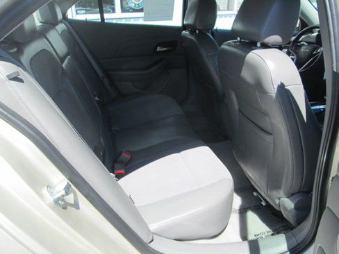 Used 2015 Chevrolet Malibu LT FWD image 11