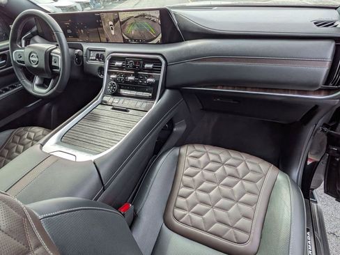 Used 2025 Nissan Armada Platinum Reserve image 28