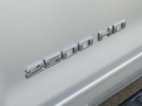 Used 2017 GMC Sierra 2500 SLE w/ HD SLE Preferred Plus Package image 9