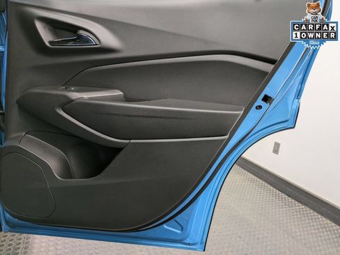 Used 2025 Chevrolet Trax RS w/ Sunroof Package FWD image 26