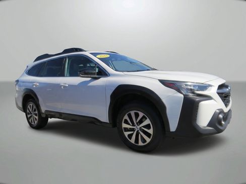 Used 2023 Subaru Outback Premium AWD/4WD image 1