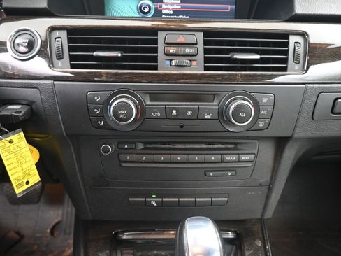 Used 2013 BMW 328i Convertible RWD image 36