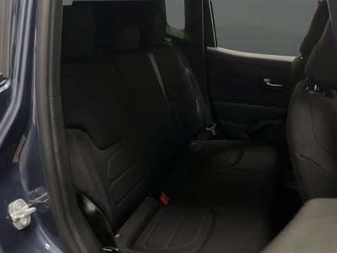 Used 2022 Jeep Renegade Latitude AWD/4WD image 25