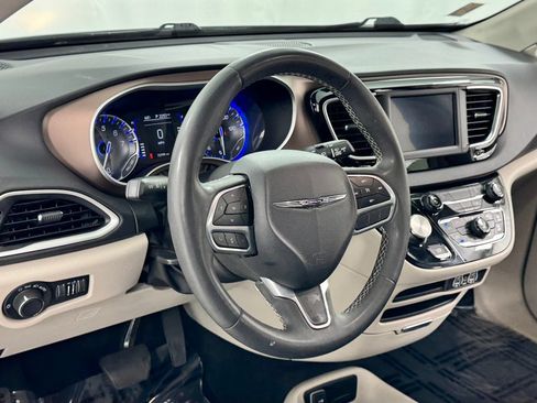 Used 2023 Chrysler Voyager LX FWD image 39