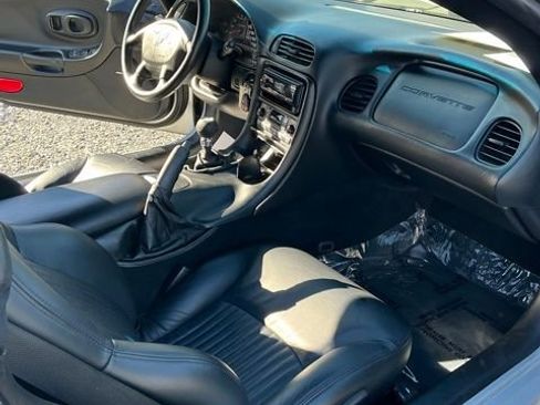 Used 2001 Chevrolet Corvette Z06 w/ Memory Pkg image 11