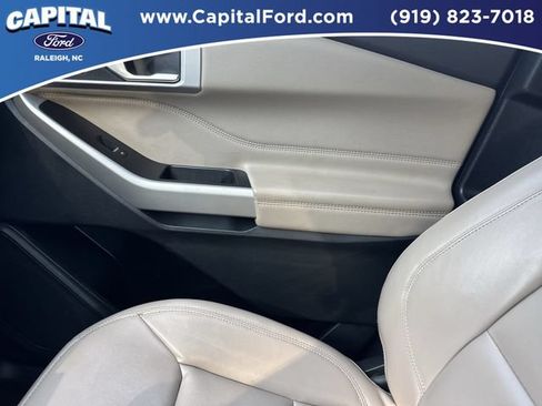 Used 2021 Ford Explorer XLT w/ Equipment Group 202A RWD image 28