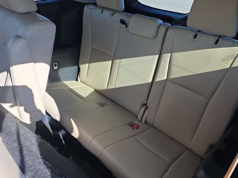 Used 2021 Toyota Highlander XLE image 29