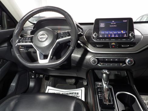 Used 2023 Nissan Altima 2.5 SR image 14