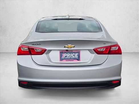 Used 2018 Chevrolet Malibu LT FWD image 6