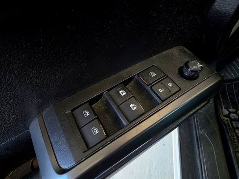 Used 2020 Toyota Tacoma TRD Sport AWD/4WD image 16