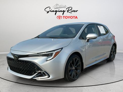 Used 2024 Toyota Corolla XSE FWD image 3
