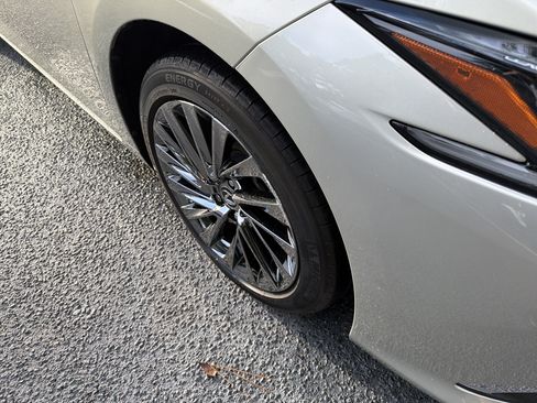 Certified 2024 Lexus ES 300h Ultra Luxury w/ Accessory Package (Z2) FWD image 11