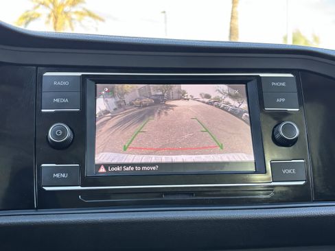 Used 2024 Volkswagen Jetta SE w/ Panoramic Sunroof Package image 23