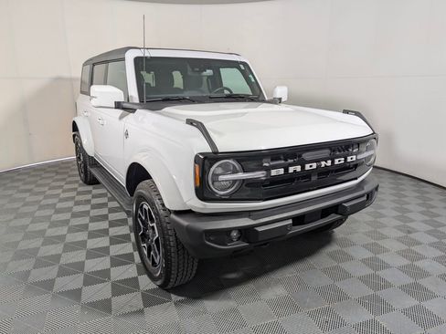 Certified 2023 Ford Bronco Outer Banks AWD/4WD image 1