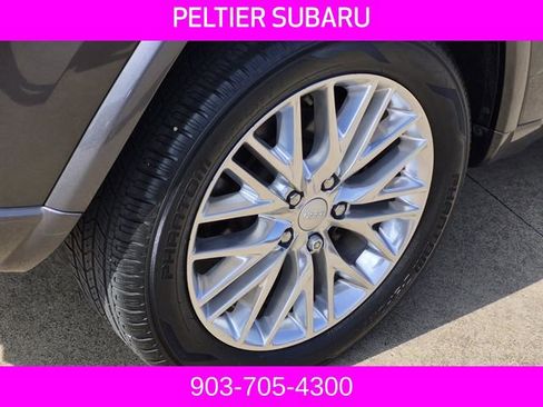 Used 2018 Jeep Grand Cherokee Overland w/ Jeep Active Safety Group image 9