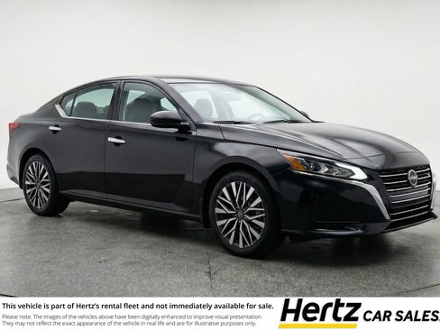 Used 2025 Nissan Altima 2.5 SV FWD image 1