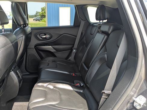 Used 2021 Jeep Cherokee Limited AWD/4WD image 11