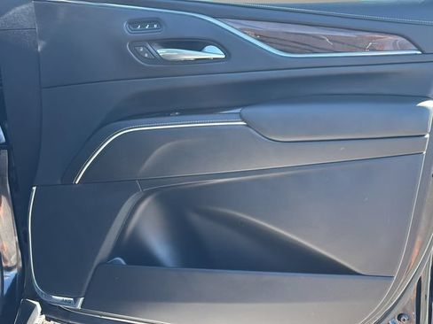 Used 2024 Cadillac Escalade Sport Platinum w/ LPO, ONYX Package AWD/4WD image 9