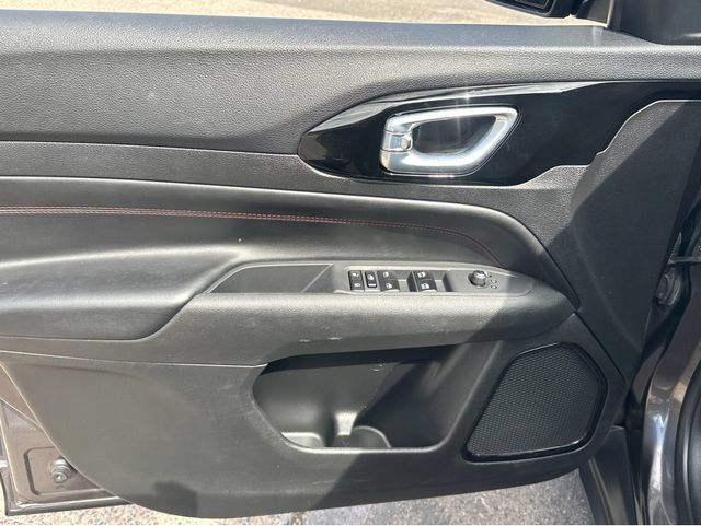 Used 2023 Jeep Compass Trailhawk AWD/4WD image 7