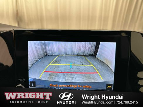 Used 2025 Toyota Camry SE w/ Convenience Package image 27