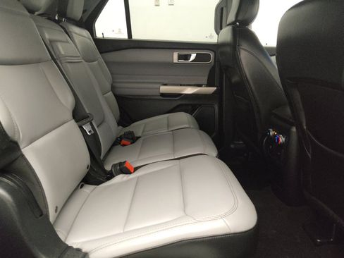 Used 2021 Ford Explorer XLT w/ Equipment Group 202A RWD image 19