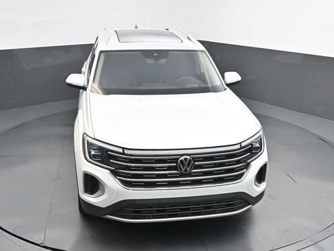 Used 2024 Volkswagen Atlas SEL AWD/4WD image 40