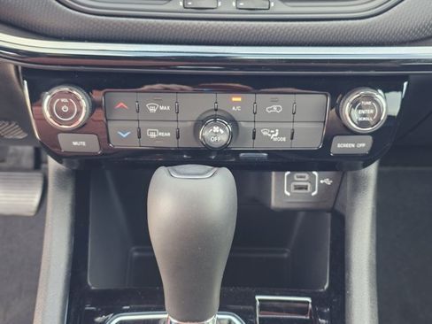 New 2026 Jeep Compass Latitude AWD/4WD image 57