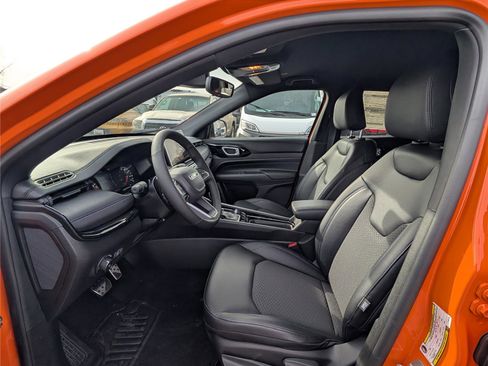 New 2026 Jeep Compass Latitude image 10