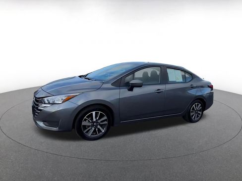 Used 2025 Nissan Versa SV FWD image 8