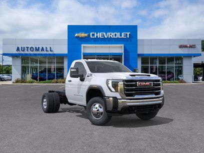 New 2026 GMC Sierra 3500 Pro w/ Convenience Package