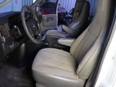 Used 2019 Chevrolet Express 3500 LT w/ LT Preferred Equipment Group image 24