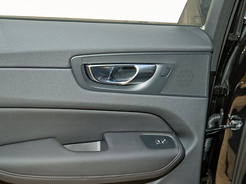 New 2026 Volvo XC60 B5 Plus w/ Protection Package Premier image 20