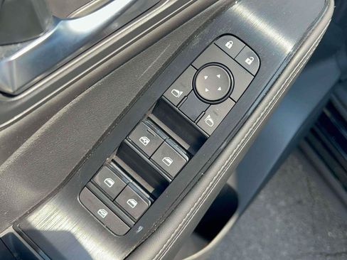Used 2023 Nissan Rogue SV w/ SV Premium B Package AWD/4WD image 25