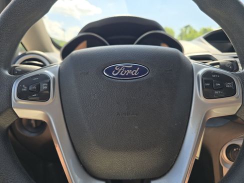 Used 2018 Ford Fiesta SE FWD image 25