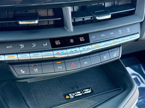 Used 2026 Cadillac CT4 Premium Luxury image 9