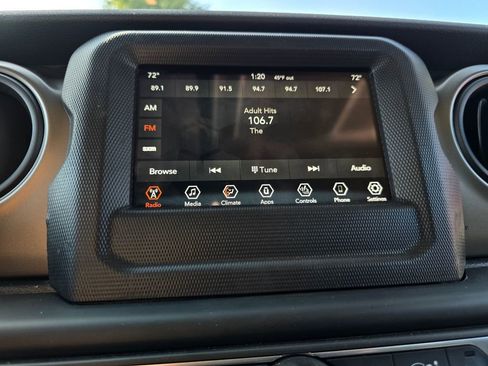 Used 2018 Jeep Wrangler Sport S image 57