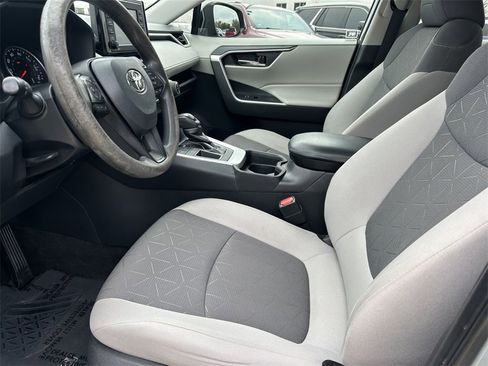Used 2021 Toyota RAV4 XLE image 11