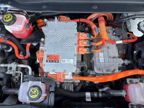 Used 2023 Chevrolet Bolt EUV LT w/ Comfort Package FWD image 32