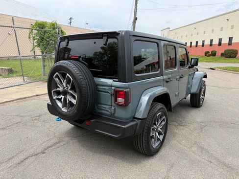 Used 2024 Jeep Wrangler Unlimited w/ Technology Group AWD/4WD image 5